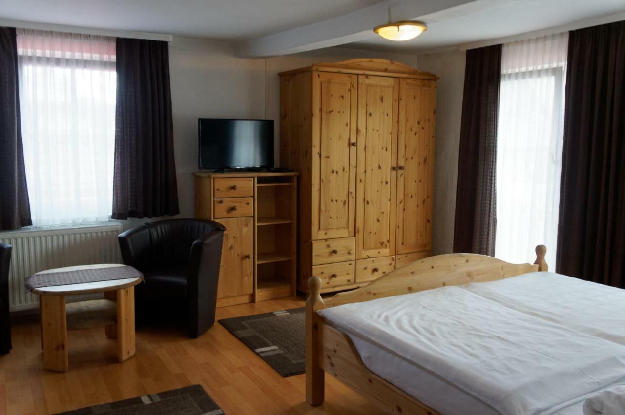 Pension Burger B&B Weibersbrunn Exteriör bild